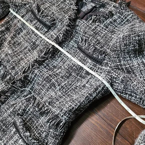 Light Tweed Blazer - Picture 4 of 12